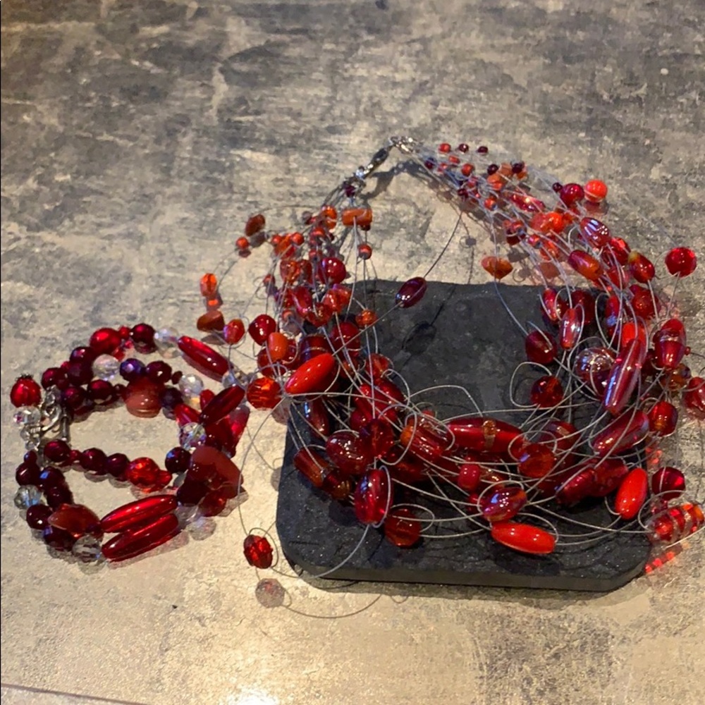 Red beaded necklace and bracelet set